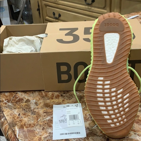 YEEZY 350 BOOST - Picture 3 of 5